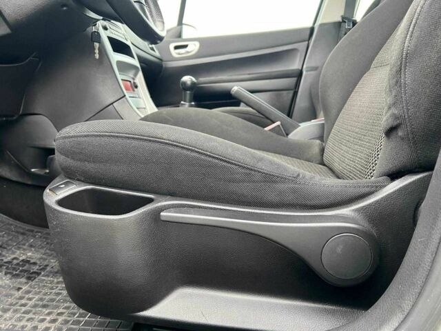 Серый Пежо 307, объемом двигателя 1.6 л и пробегом 208 тыс. км за 4190 $, фото 18 на Automoto.ua