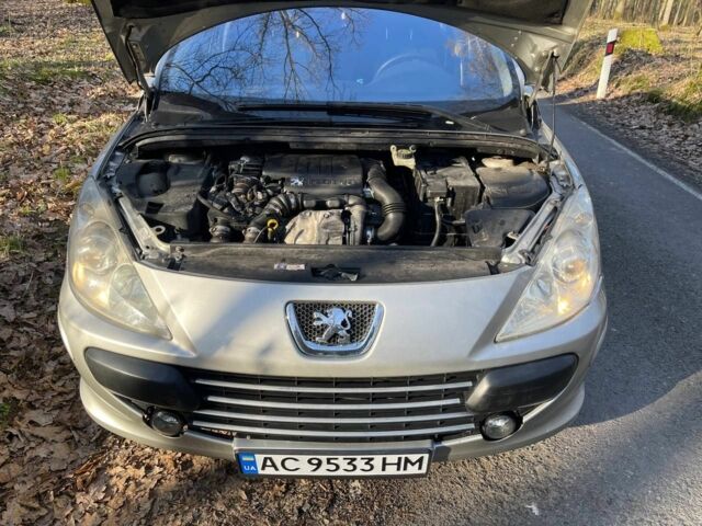 Серый Пежо 307, объемом двигателя 1.6 л и пробегом 317 тыс. км за 5000 $, фото 6 на Automoto.ua