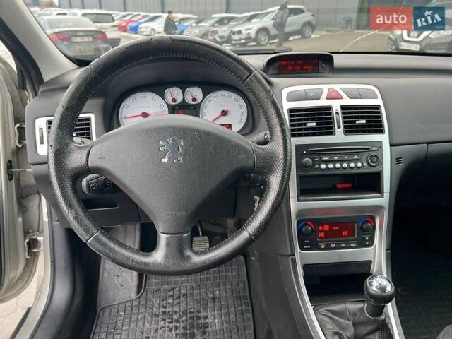 Серый Пежо 307, объемом двигателя 1.6 л и пробегом 208 тыс. км за 4190 $, фото 21 на Automoto.ua