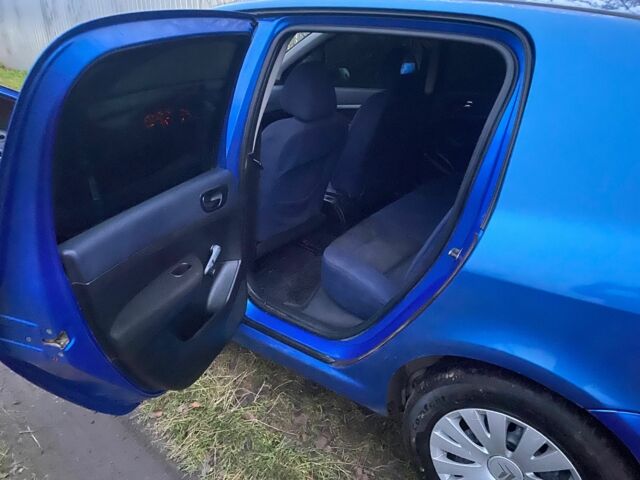 Синий Пежо 307, объемом двигателя 1.4 л и пробегом 286 тыс. км за 1950 $, фото 10 на Automoto.ua