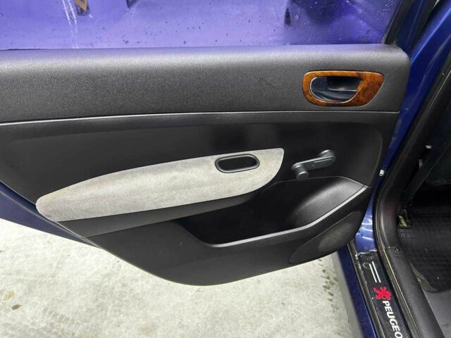 Синий Пежо 307, объемом двигателя 2 л и пробегом 260 тыс. км за 3900 $, фото 16 на Automoto.ua