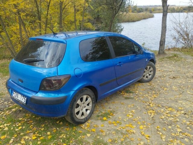 Синий Пежо 307, объемом двигателя 2 л и пробегом 290 тыс. км за 1900 $, фото 4 на Automoto.ua