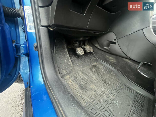 Синий Пежо 307, объемом двигателя 2 л и пробегом 168 тыс. км за 4000 $, фото 24 на Automoto.ua