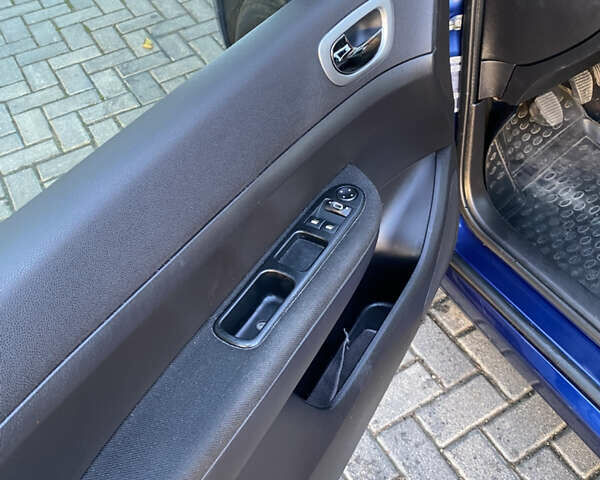 Синій Пежо 307, об'ємом двигуна 1.6 л та пробігом 192 тис. км за 4600 $, фото 19 на Automoto.ua