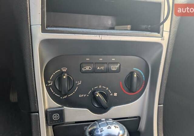 Пежо 307 2004 в Ивано-Франковске на Automoto.ua Синий Пежо 307, объемом двигателя 1.59 л и пробегом 246 тыс. км за 2800 $, фото 6 на Automoto.ua