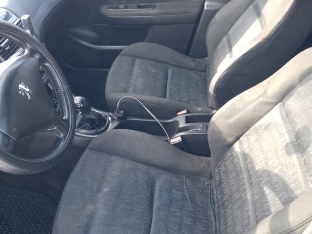 Синій Пежо 307, об'ємом двигуна 1.6 л та пробігом 300 тис. км за 3000 $, фото 4 на Automoto.ua