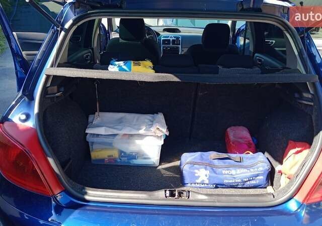 Синий Пежо 307, объемом двигателя 2 л и пробегом 183 тыс. км за 5000 $, фото 4 на Automoto.ua