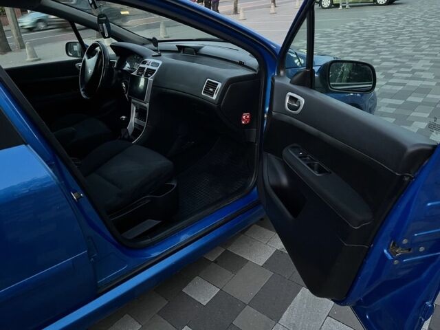 Синий Пежо 307, объемом двигателя 2 л и пробегом 391 тыс. км за 3450 $, фото 5 на Automoto.ua