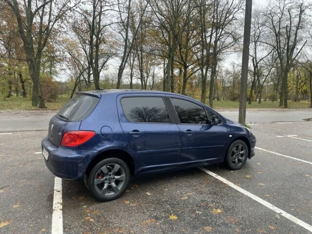 Синий Пежо 307, объемом двигателя 2 л и пробегом 258 тыс. км за 3500 $, фото 2 на Automoto.ua