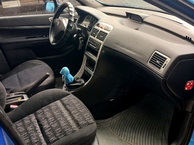 Синий Пежо 307, объемом двигателя 2 л и пробегом 265 тыс. км за 3650 $, фото 4 на Automoto.ua