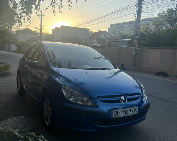 Синий Пежо 307, объемом двигателя 2 л и пробегом 260 тыс. км за 3800 $, фото 1 на Automoto.ua