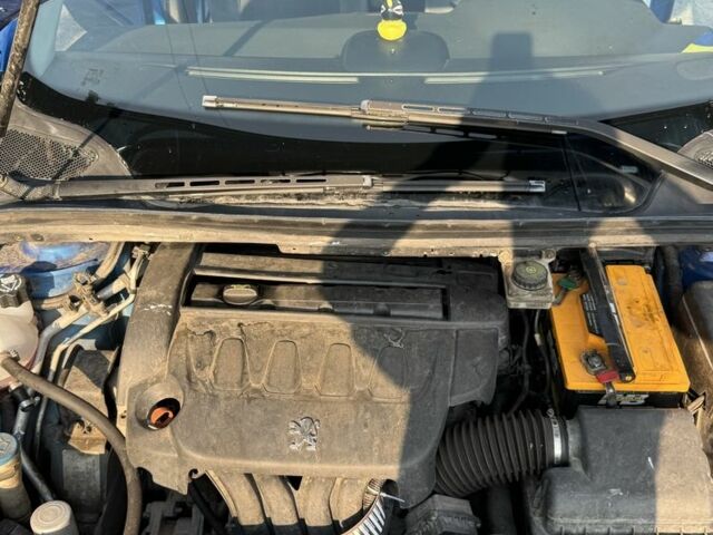 Синий Пежо 307, объемом двигателя 2 л и пробегом 235 тыс. км за 3900 $, фото 6 на Automoto.ua