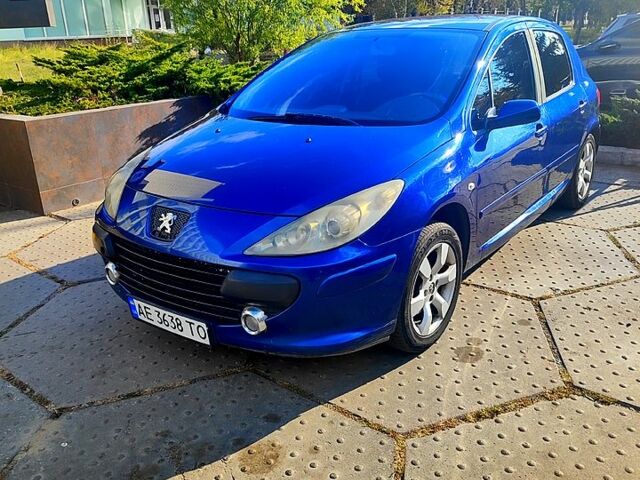 Синий Пежо 307, объемом двигателя 2 л и пробегом 335 тыс. км за 4200 $, фото 1 на Automoto.ua