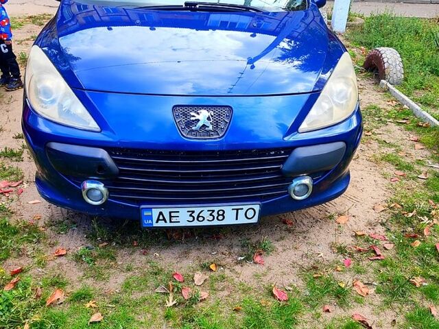 Синий Пежо 307, объемом двигателя 2 л и пробегом 335 тыс. км за 4200 $, фото 5 на Automoto.ua