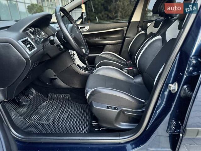 Синій Пежо 307, об'ємом двигуна 1.4 л та пробігом 123 тис. км за 5700 $, фото 27 на Automoto.ua