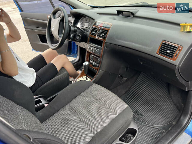 Синий Пежо 307, объемом двигателя 1.59 л и пробегом 200 тыс. км за 3500 $, фото 5 на Automoto.ua