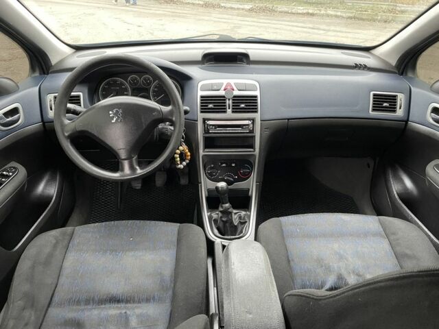 Синий Пежо 307, объемом двигателя 0 л и пробегом 300 тыс. км за 1800 $, фото 5 на Automoto.ua