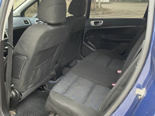 Синий Пежо 307, объемом двигателя 0 л и пробегом 300 тыс. км за 1800 $, фото 4 на Automoto.ua