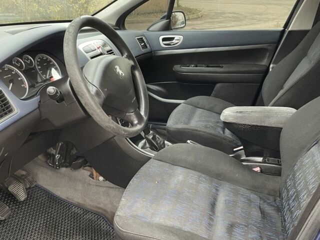 Синий Пежо 307, объемом двигателя 0 л и пробегом 300 тыс. км за 1800 $, фото 6 на Automoto.ua