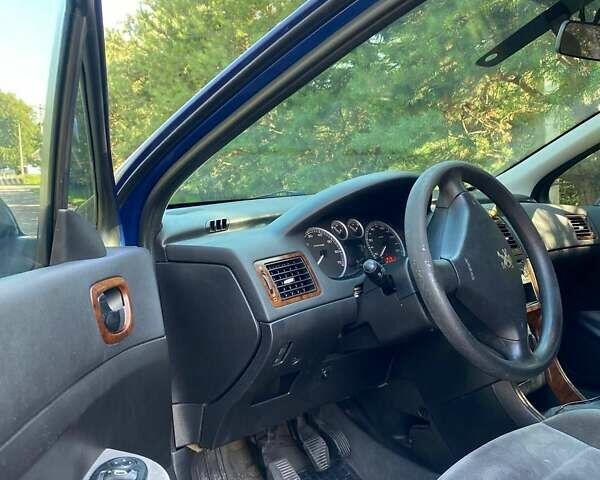 Синій Пежо 307, об'ємом двигуна 1.59 л та пробігом 377 тис. км за 2600 $, фото 6 на Automoto.ua