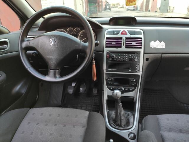 Синій Пежо 307, об'ємом двигуна 2 л та пробігом 466 тис. км за 3400 $, фото 7 на Automoto.ua