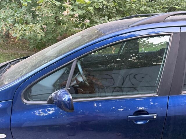 Синий Пежо 307, объемом двигателя 1.6 л и пробегом 270 тыс. км за 2300 $, фото 6 на Automoto.ua