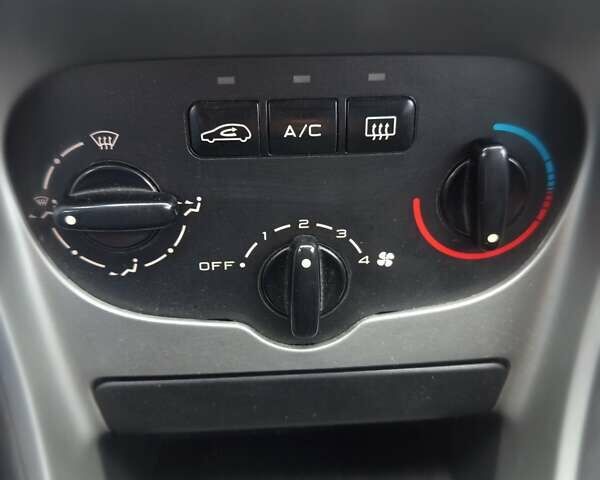 Синій Пежо 307, об'ємом двигуна 1.6 л та пробігом 210 тис. км за 2999 $, фото 24 на Automoto.ua