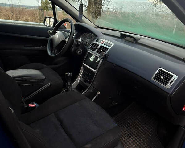 Синій Пежо 307, об'ємом двигуна 2 л та пробігом 320 тис. км за 2700 $, фото 4 на Automoto.ua