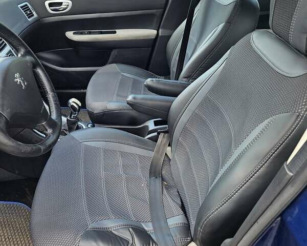 Синій Пежо 307, об'ємом двигуна 1.6 л та пробігом 240 тис. км за 3900 $, фото 4 на Automoto.ua