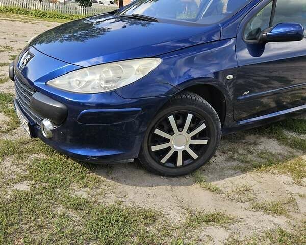 Синій Пежо 307, об'ємом двигуна 1.6 л та пробігом 240 тис. км за 3900 $, фото 3 на Automoto.ua