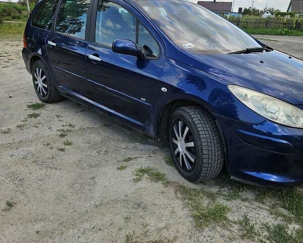 Синій Пежо 307, об'ємом двигуна 1.6 л та пробігом 240 тис. км за 3900 $, фото 6 на Automoto.ua
