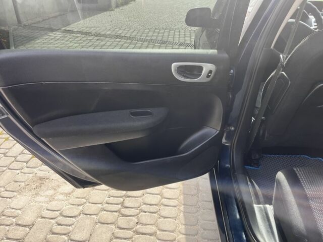 Синий Пежо 307, объемом двигателя 1.6 л и пробегом 300 тыс. км за 4350 $, фото 14 на Automoto.ua