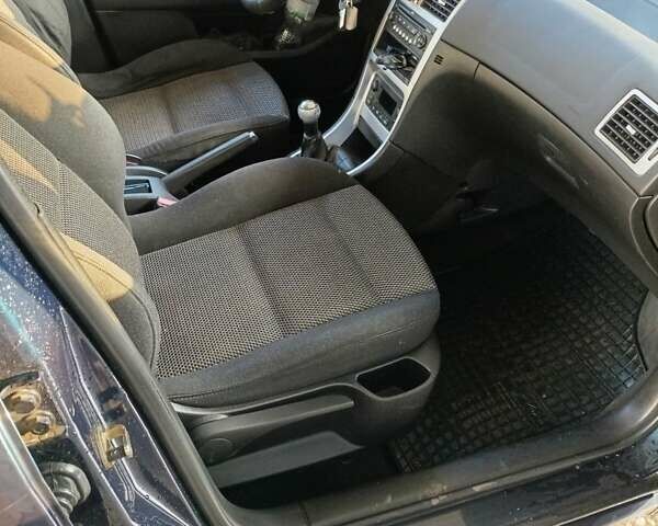 Синій Пежо 307, об'ємом двигуна 1.6 л та пробігом 264 тис. км за 5000 $, фото 5 на Automoto.ua
