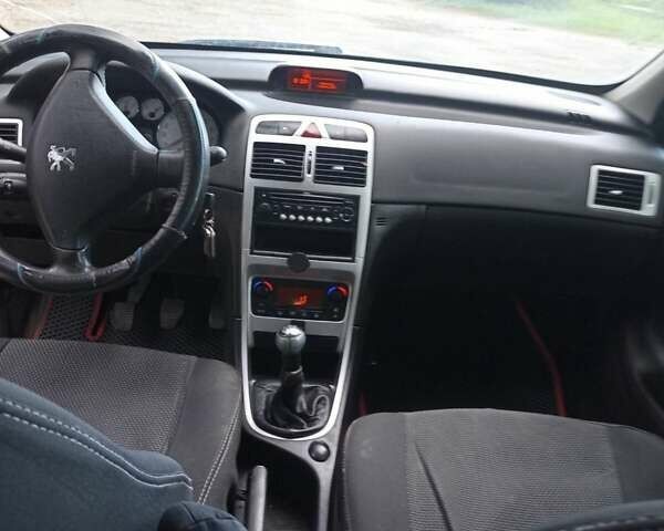 Синий Пежо 307, объемом двигателя 1.97 л и пробегом 356 тыс. км за 3690 $, фото 6 на Automoto.ua