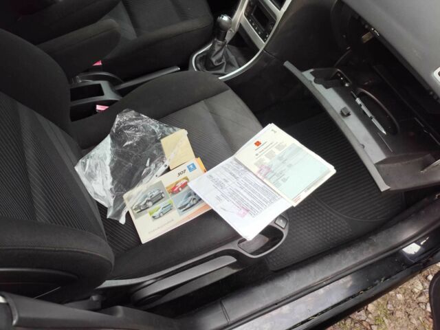 Синий Пежо 307, объемом двигателя 1.6 л и пробегом 214 тыс. км за 1999 $, фото 1 на Automoto.ua