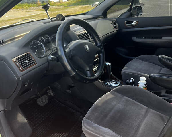 Зеленый Пежо 307, объемом двигателя 1.6 л и пробегом 239 тыс. км за 2300 $, фото 8 на Automoto.ua