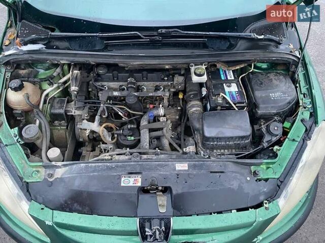 Зеленый Пежо 307, объемом двигателя 2 л и пробегом 424 тыс. км за 3000 $, фото 2 на Automoto.ua