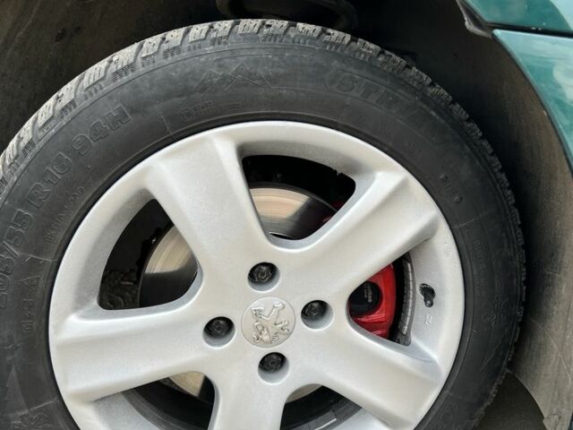 Зеленый Пежо 307, объемом двигателя 2 л и пробегом 200 тыс. км за 4000 $, фото 4 на Automoto.ua