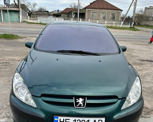 Зеленый Пежо 307, объемом двигателя 2 л и пробегом 200 тыс. км за 4000 $, фото 1 на Automoto.ua
