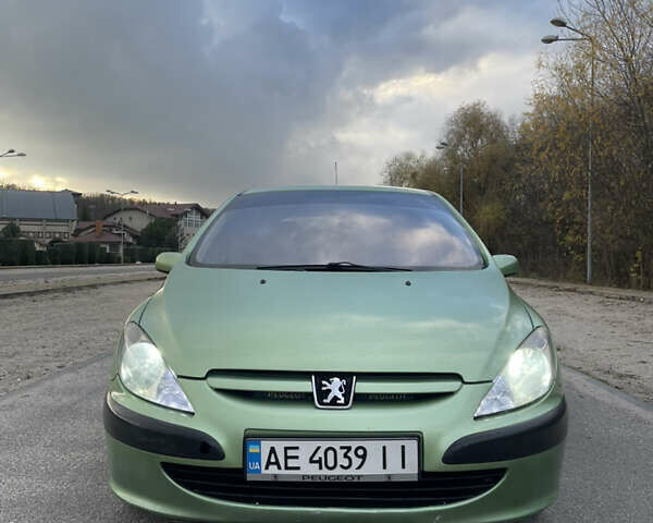 Зеленый Пежо 307, объемом двигателя 1.59 л и пробегом 228 тыс. км за 3500 $, фото 1 на Automoto.ua
