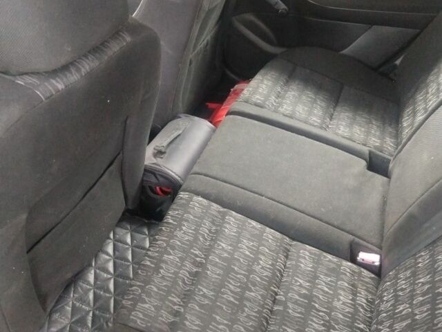 Зеленый Пежо 307, объемом двигателя 2 л и пробегом 270 тыс. км за 3000 $, фото 7 на Automoto.ua