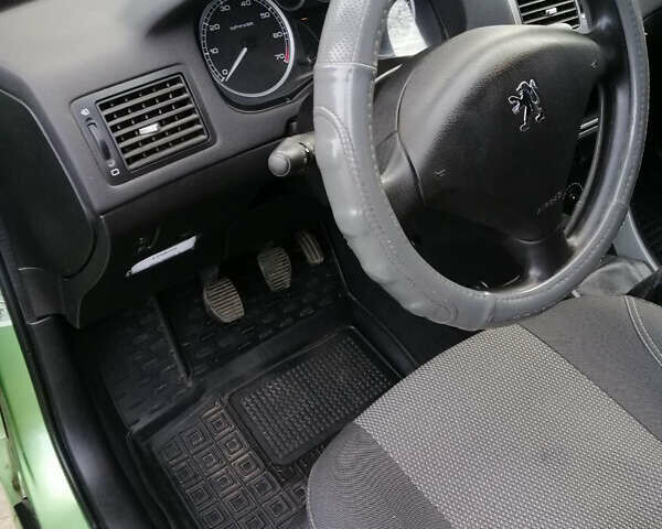 Зелений Пежо 307, об'ємом двигуна 1.4 л та пробігом 284 тис. км за 3000 $, фото 13 на Automoto.ua