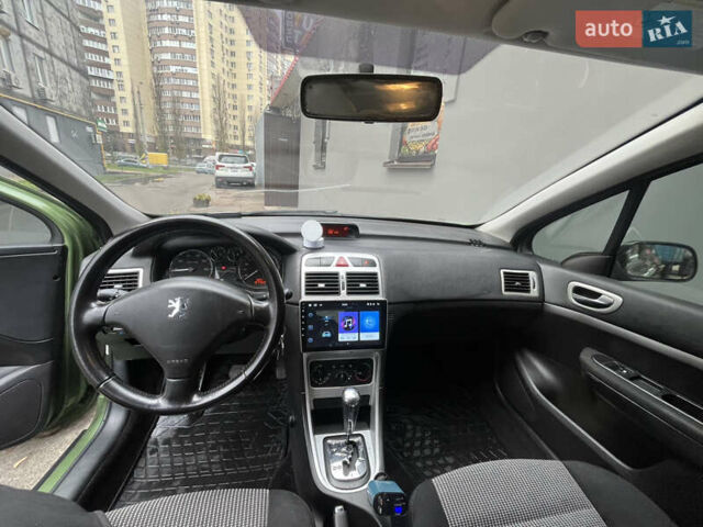 Зеленый Пежо 307, объемом двигателя 1.59 л и пробегом 198 тыс. км за 4500 $, фото 6 на Automoto.ua