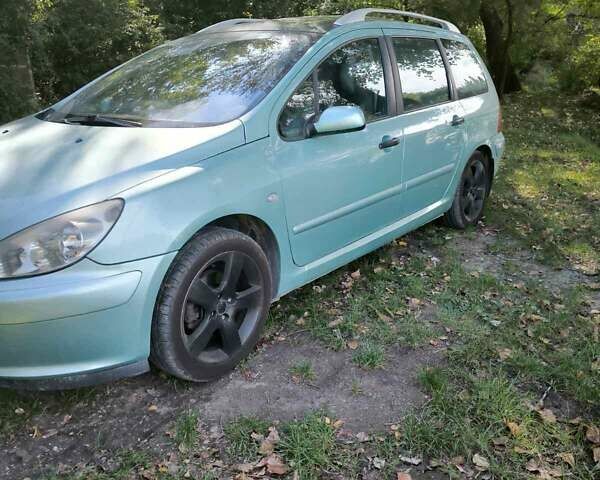 Зеленый Пежо 307, объемом двигателя 1.6 л и пробегом 275 тыс. км за 3500 $, фото 1 на Automoto.ua