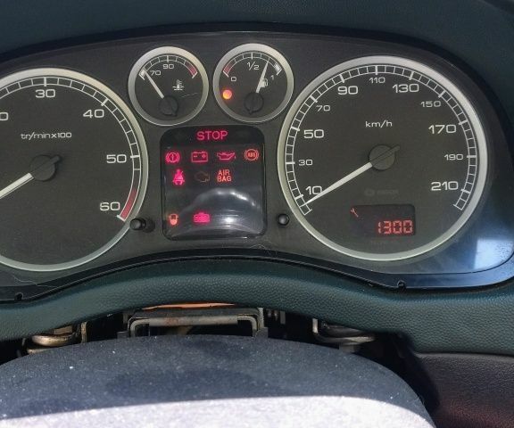 Зеленый Пежо 307, объемом двигателя 2 л и пробегом 392 тыс. км за 1800 $, фото 3 на Automoto.ua