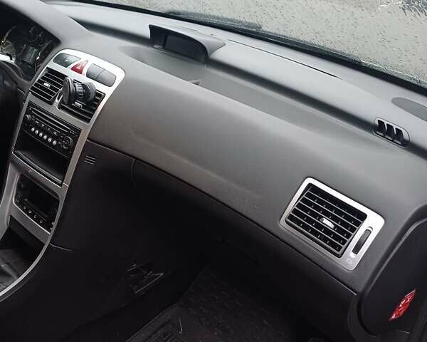 Зелений Пежо 307, об'ємом двигуна 2 л та пробігом 262 тис. км за 3600 $, фото 11 на Automoto.ua