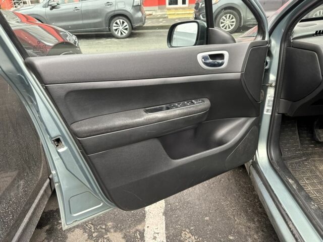 Зелений Пежо 307, об'ємом двигуна 2 л та пробігом 263 тис. км за 3300 $, фото 9 на Automoto.ua