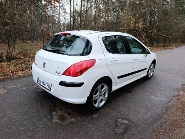 Белый Пежо 308, объемом двигателя 1.6 л и пробегом 110 тыс. км за 5500 $, фото 6 на Automoto.ua