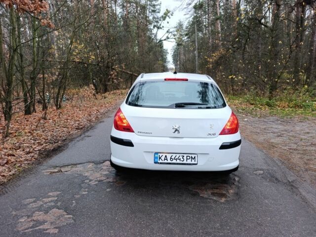 Белый Пежо 308, объемом двигателя 1.6 л и пробегом 110 тыс. км за 5500 $, фото 3 на Automoto.ua