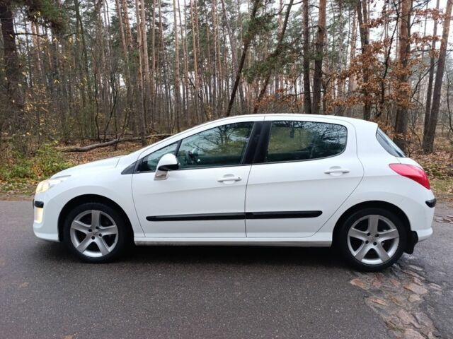 Белый Пежо 308, объемом двигателя 1.6 л и пробегом 110 тыс. км за 5500 $, фото 5 на Automoto.ua